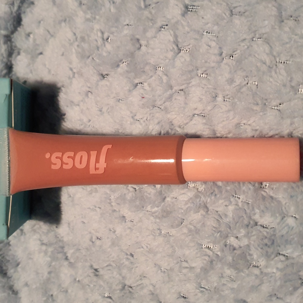 Floss My New Favourite Lip Gloss - LHR
